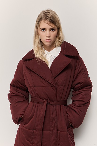 Μακρύ μπουφάν με γιακά