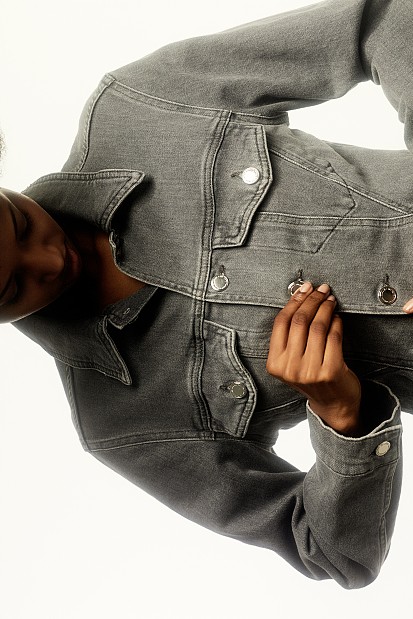 Tailored-waist denim jacket