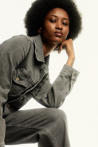 Tailored-waist denim jacket