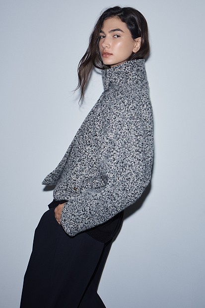 Κοντό μπουκλέ παλτό με γιακά