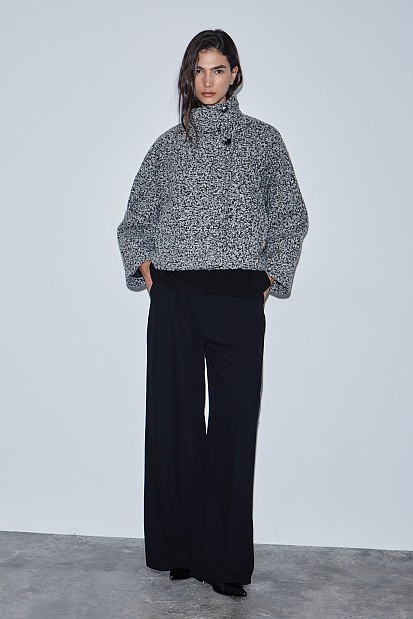 Κοντό μπουκλέ παλτό με γιακά