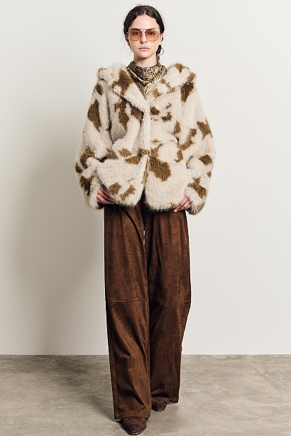 Shortline faux fur with hood