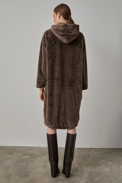 Furry coat with zipper