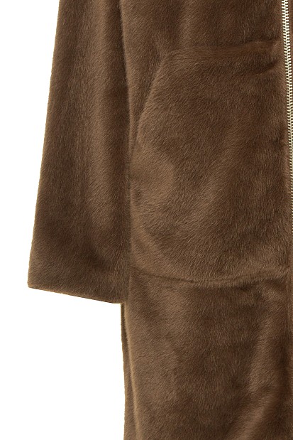 Furry coat with zipper