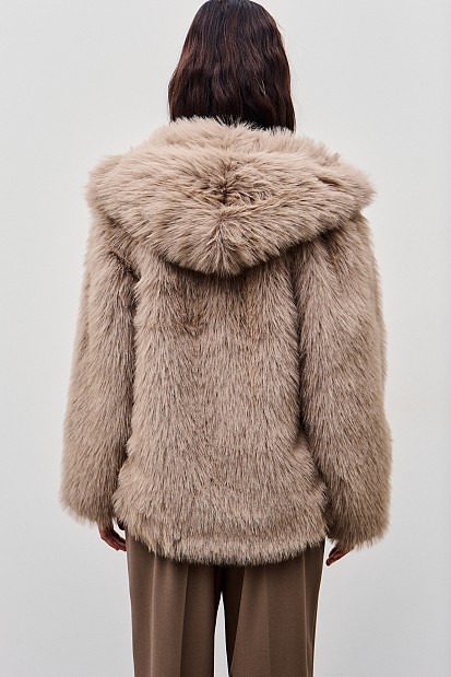 Κοντό γούνινο παλτό με κουκούλα