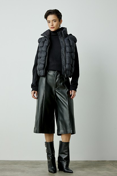 Sleeveless puffer vest