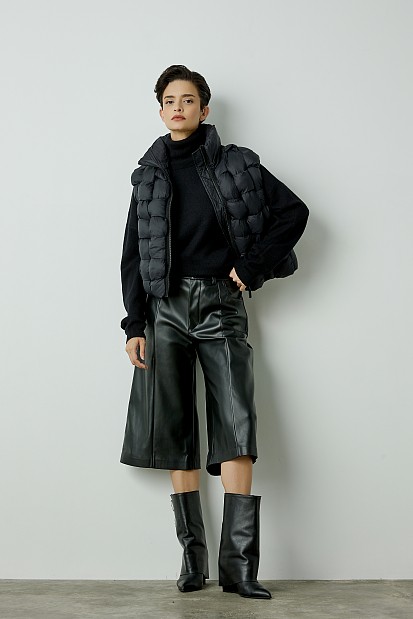 Sleeveless puffer vest