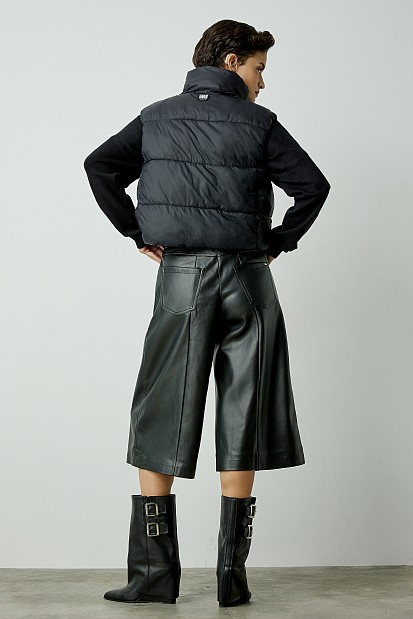 Sleeveless puffer vest