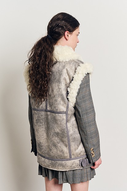 Vest with inner faux fur