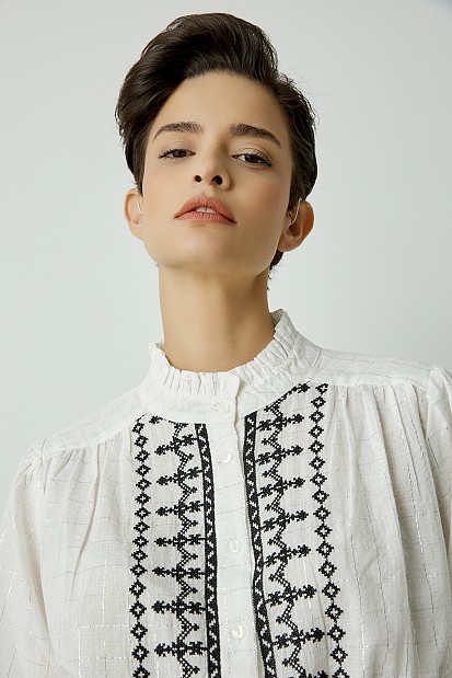 Embroidered shirt with lurex