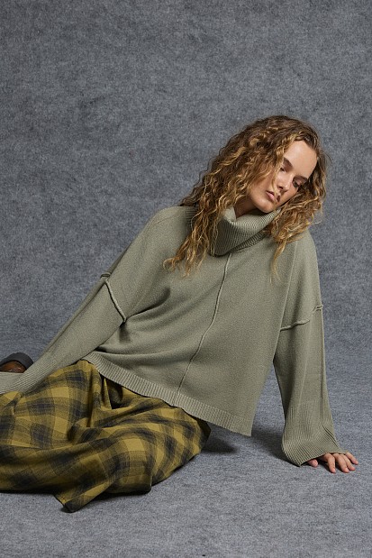 Jumper with detachable turtleneck
