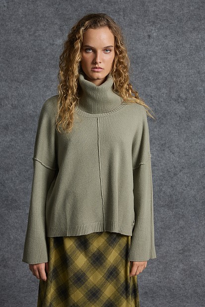 Jumper with detachable turtleneck