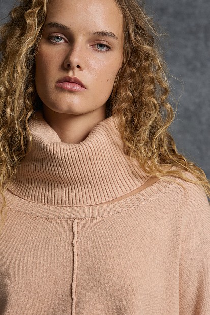 Jumper with detachable turtleneck