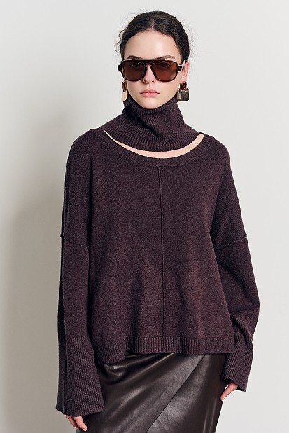 Jumper with detachable turtleneck