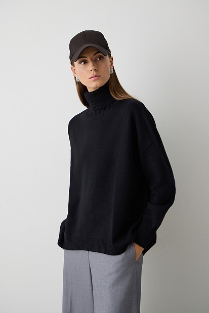 Oversized sweater with turtleneck