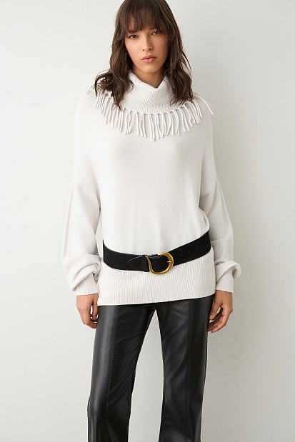 Turtleneck fringed sweater