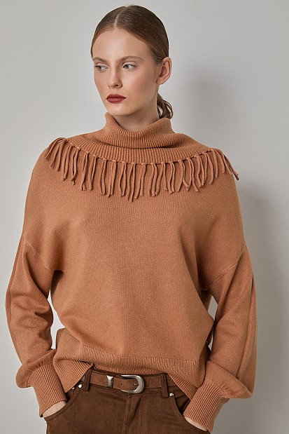 Turtleneck fringed sweater