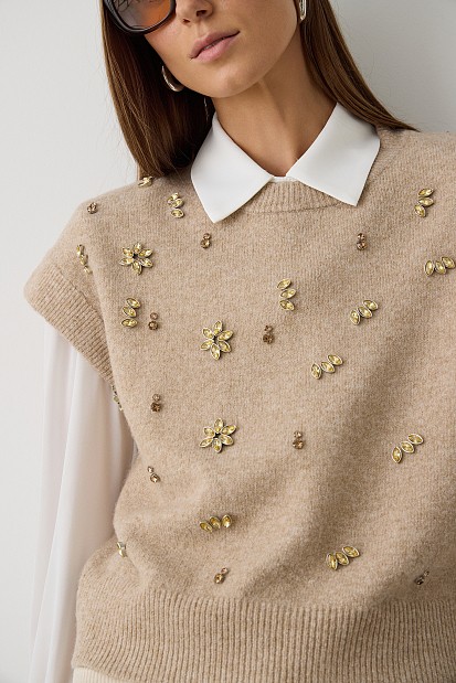 Shortsleeves sweater with applique rhinestones