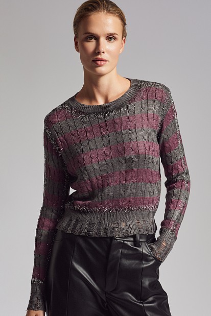 Knitted sweater with rhinestones