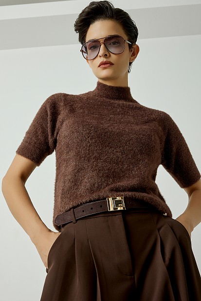 Shortsleeves sweater with turtleneck