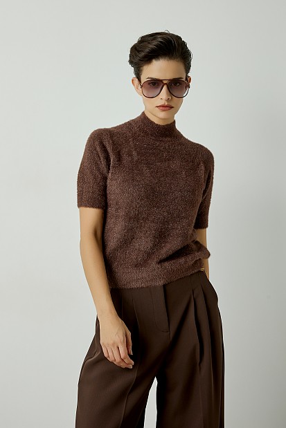 Shortsleeves sweater with turtleneck
