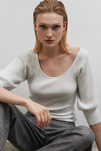 Ribbed top with ballon sleeves