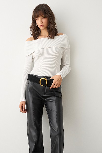 Rib sweater with off-shoulders