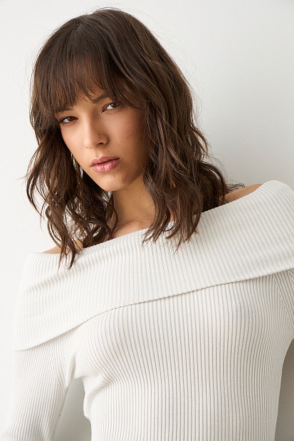 Rib sweater with off-shoulders
