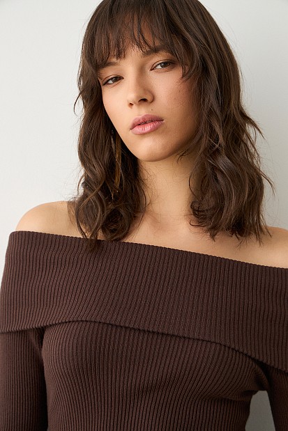 Rib sweater with off-shoulders