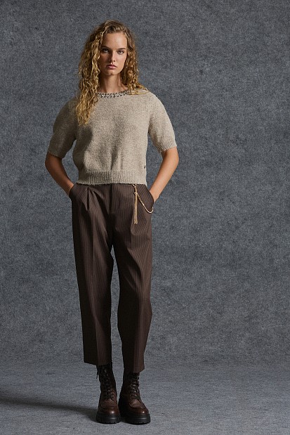 Shortleeve pullover with rhinestones