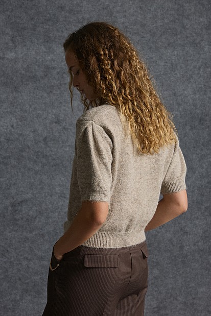 Shortleeve pullover with rhinestones