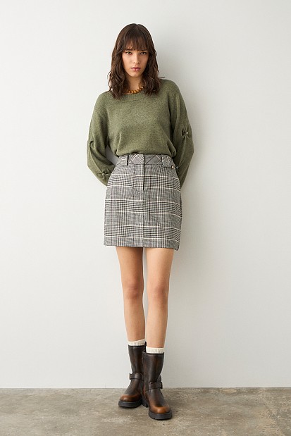 Sweater with gathered sleeves
