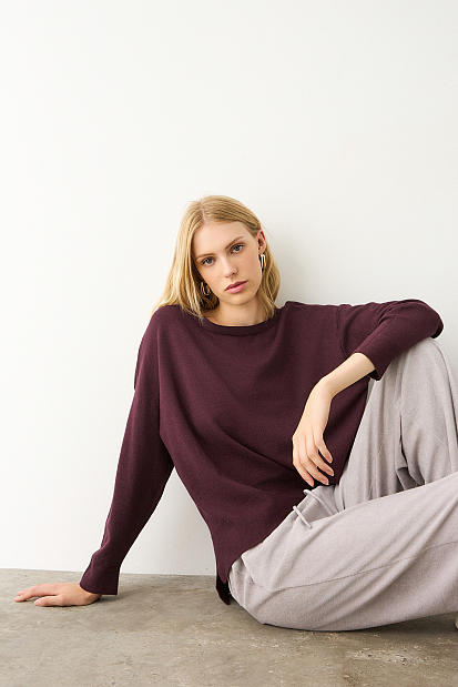 Sweater with smile neckline