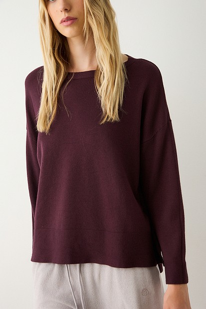 Sweater with smile neckline