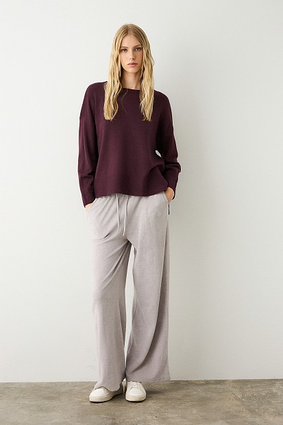 Sweater with smile neckline