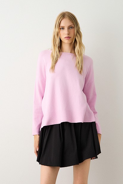 Πουλόβερ με λαιμόκοψη χαμόγελο