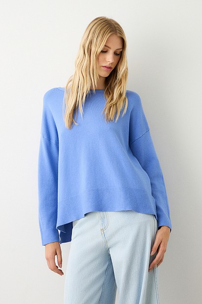 Sweater with smile neckline