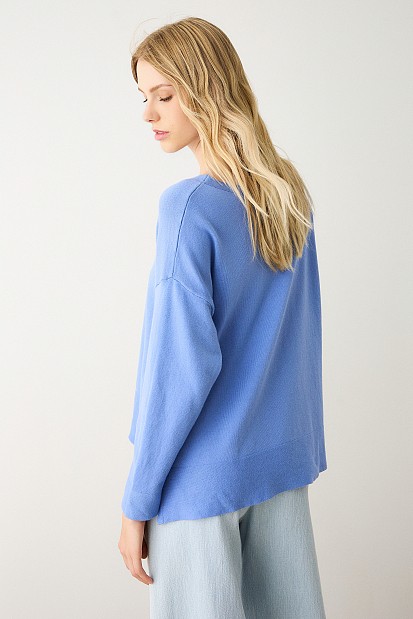 Sweater with smile neckline
