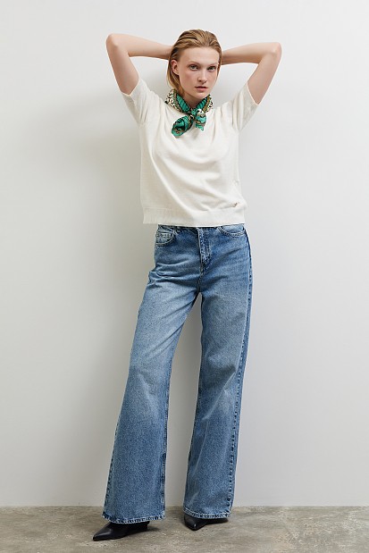 Short sleeves sweater