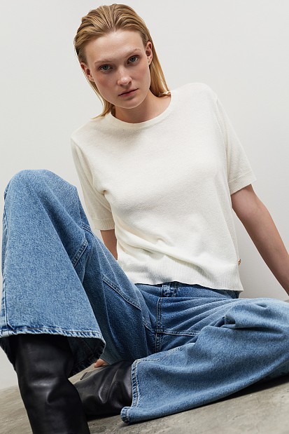 Short sleeves sweater