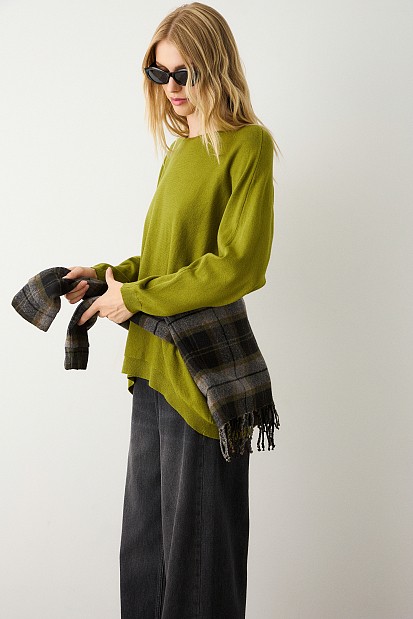 Sweater with straight neckline