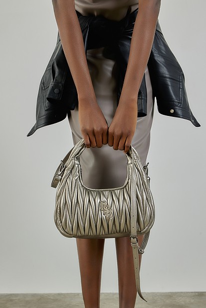 Καπιτονέ τσάντα χειρός