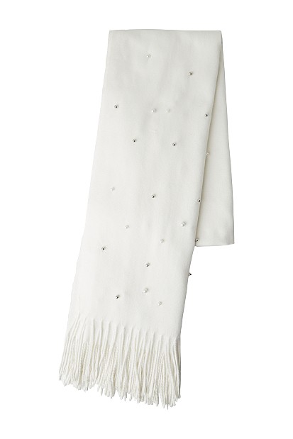 Scarf with pearls