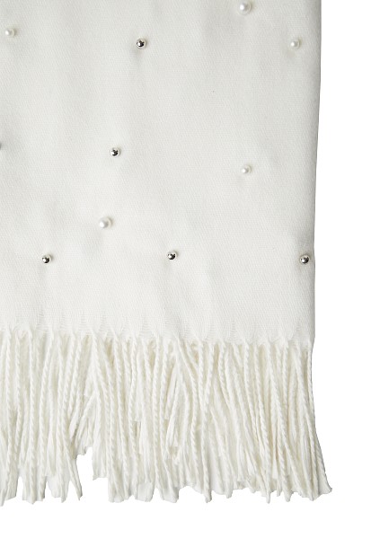 Scarf with pearls