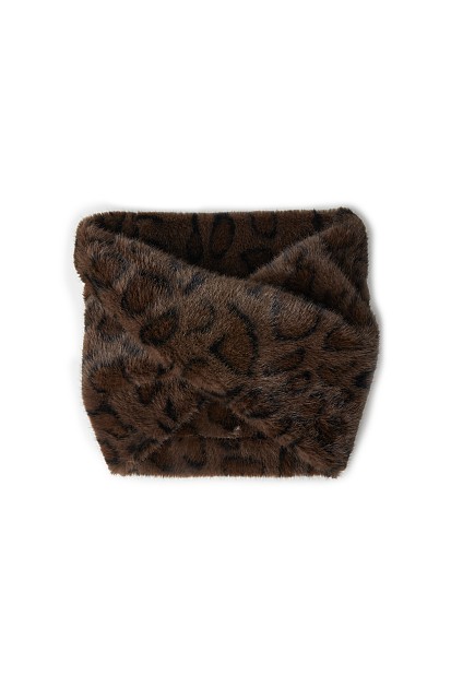 Furry leopard scarf
