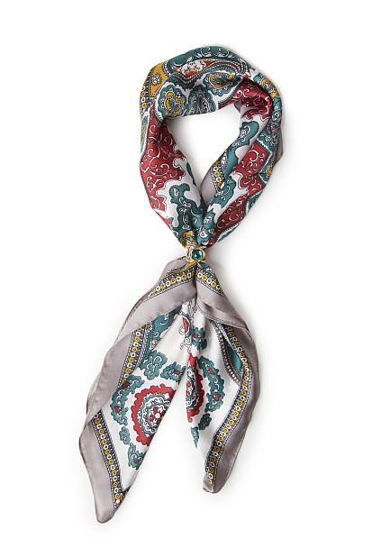Printed scarf with jewelry