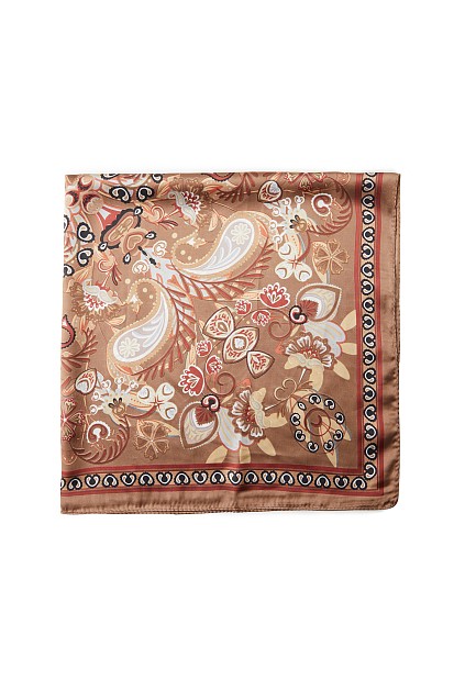 Printed scarf with jewelry