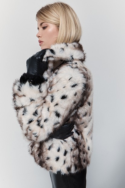 Leather look gloves