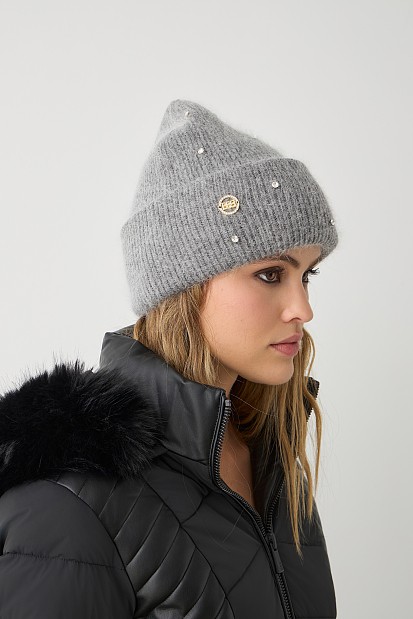 Knitted beanie with rhinestones
