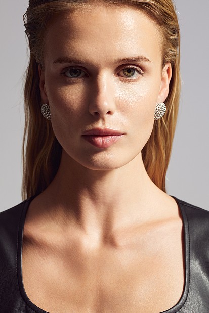 Earrings with cut-work design